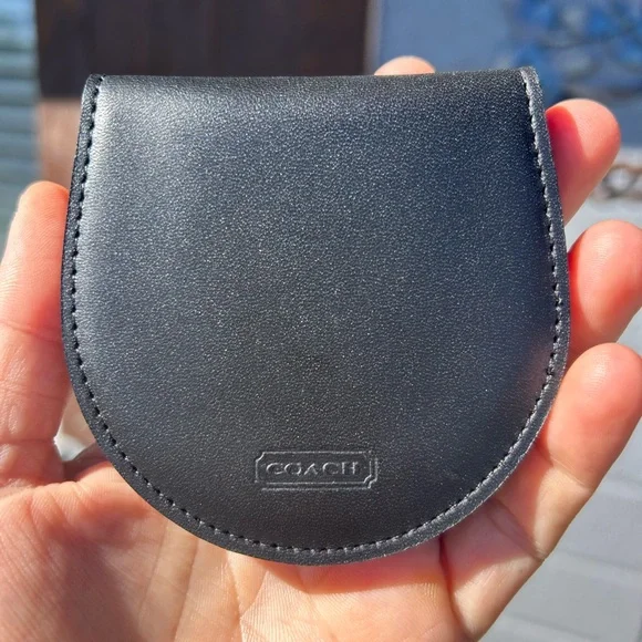 Vintage Coach International Coin Case #4849 - Picture 4 of 9